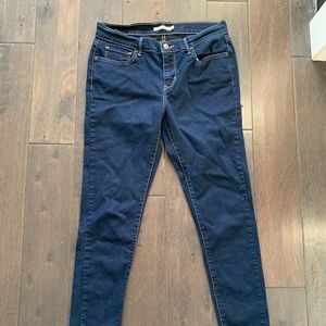 Levis size 31 710 Super Skinny Dark Blue Jean